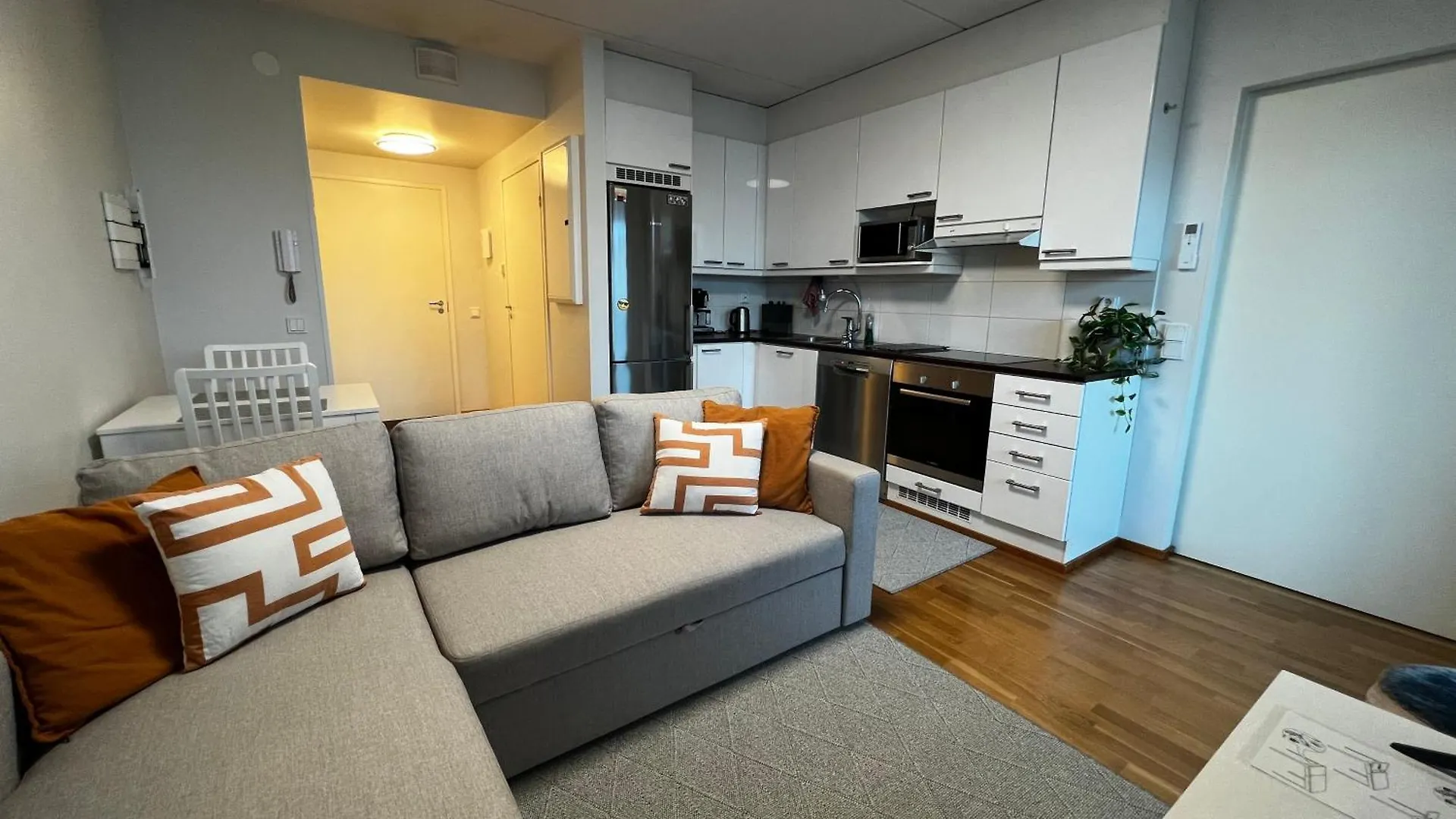 Top Floor Flat With Sauna, A/C & Free Parking Vantaa 0*,  Finland