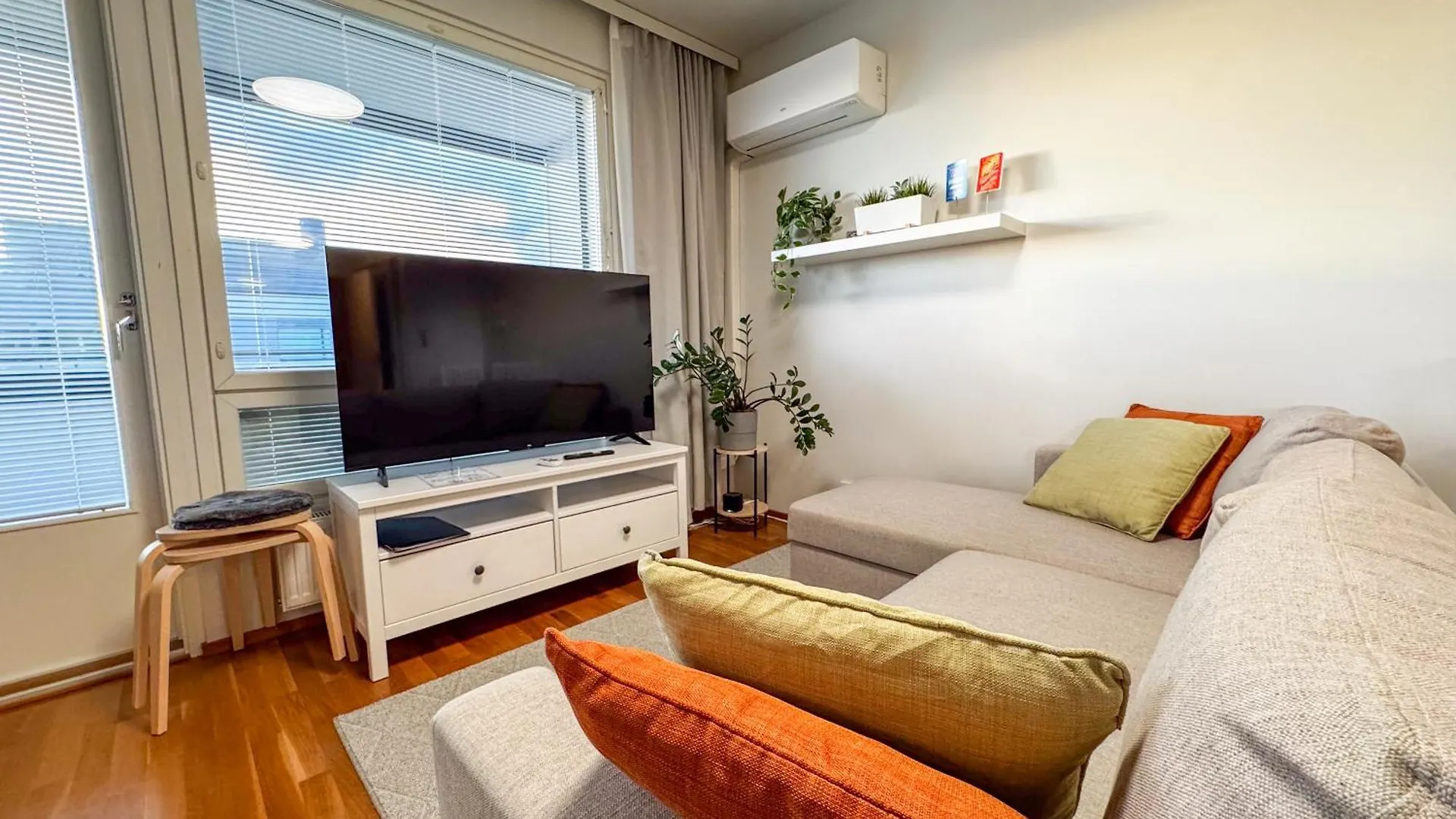Top Floor Flat With Sauna, A/C & Free Parking Vantaa